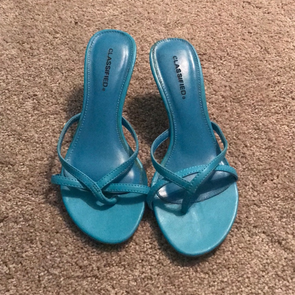 Blue kitten heels
